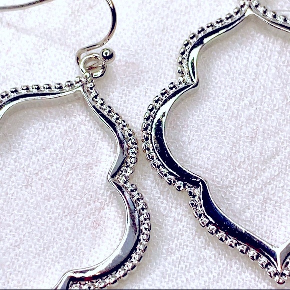 ❣️$25/3❣️ Sliver Plated Cloud Dangle Earrings - Picture 3 of 8